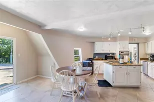 503 Rabbit Run Rd, Victoria, TX 77905 - Photo 9