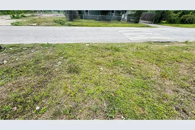 9016 Sherburne Street, Houston, TX 77016 - Photo 5