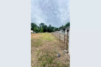 9016 Sherburne Street, Houston, TX 77016 - Photo 9