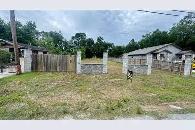 9016 Sherburne Street, Houston, TX 77016 - Photo 17
