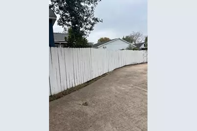 210 E Phillips Street, Conroe, TX 77301 - Photo 27