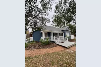 210 E Phillips Street, Conroe, TX 77301 - Photo 1