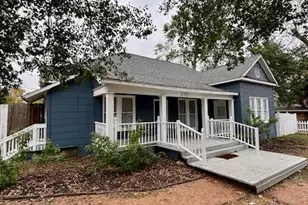 210 E Phillips St, Conroe, TX 77301 - Photo 1