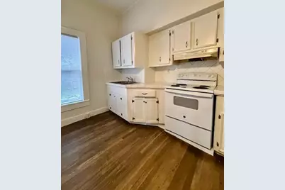 210 E Phillips Street, Conroe, TX 77301 - Photo 7