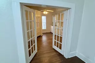 210 E Phillips St, Conroe, TX 77301 - Photo 13