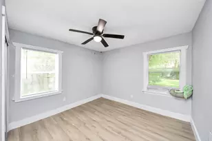 5738 Kenilwood Dr, Houston, TX 77033 - Photo 39