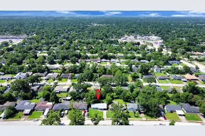 5738 Kenilwood Drive, Houston, TX 77033 - Photo 7