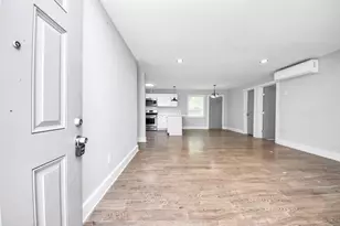 5738 Kenilwood Dr, Houston, TX 77033 - Photo 9