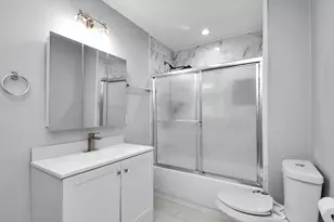 5738 Kenilwood Dr, Houston, TX 77033 - Photo 35