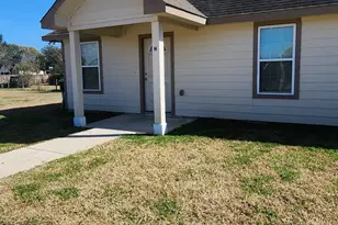 8421 W 1st St, Needville, TX 77461 - Photo 5