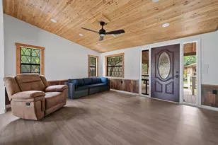 304 Sunrise Dr, Livingston, TX 77351 - Photo 3