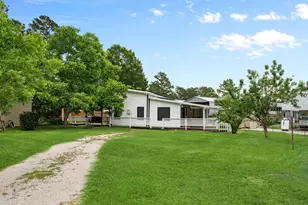 304 Sunrise Dr, Livingston, TX 77351 - Photo 1