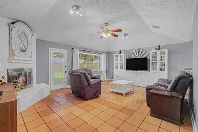 742 Sugar Hill Drive, La Porte, TX 77571 - Photo 9