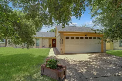 742 Sugar Hill Drive, La Porte, TX 77571 - Photo 1