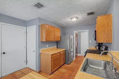 742 Sugar Hill Drive, La Porte, TX 77571 - Photo 13