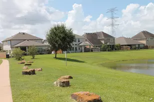 302 Lake Line Dr, Alvin, TX 77511 - Photo 23