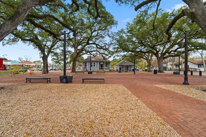 309 Waco Avenue, League City, TX 77573 - Photo 9