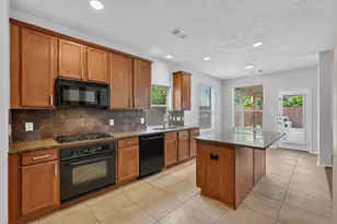 22 Frontera Cir, The Woodlands, TX 77382 - Photo 13