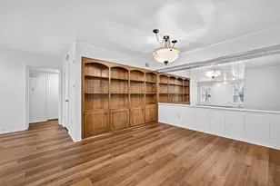 359 N Post Oak Ln, Houston, TX 77024 - Photo 9