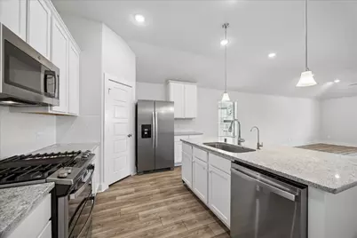 9830 N Goshawk Trail, Conroe, TX 77385 - Photo 3