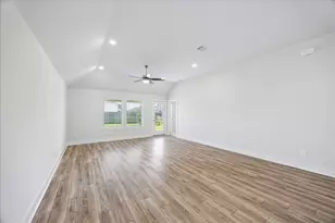 9830 N Goshawk Trl, Conroe, TX 77385 - Photo 11