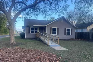 620 Koehl St, Wharton, TX 77488 - Photo 3