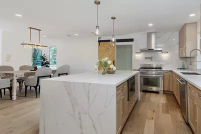 16 Crinkleroot Court, The Woodlands, TX 77380 - Photo 13