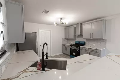 2719 Star Peak Drive, Houston, TX 77088 - Photo 17