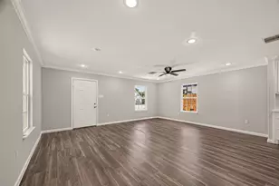 7412 S Hall St, Houston, TX 77028 - Photo 9