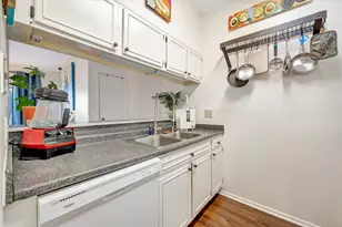 7071 N Holiday Dr, Galveston, TX 77550 - Photo 9