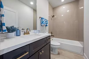 2122 Banks St, Houston, TX 77098 - Photo 11
