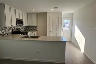 722 Falling Cave Dr, Willis, TX 77378 - Photo 9