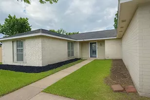 2706 Mayflower Landing Ct, Webster, TX 77598 - Photo 3