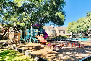 13140 Trail Hollow Dr, Houston, TX 77079 - Photo 29