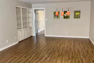 13140 Trail Hollow Dr, Houston, TX 77079 - Photo 3