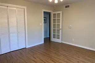 13140 Trail Hollow Dr, Houston, TX 77079 - Photo 9