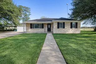 942 Hwy 60, Hungerford, TX 77435 - Photo 1