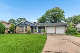 118 E Thornton Rd, Houston, TX 77022 - Photo 1