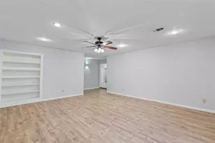 118 E Thornton Rd, Houston, TX 77022 - Photo 15