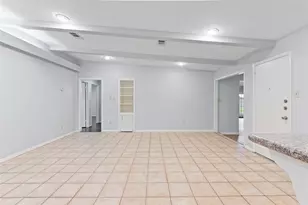 118 E Thornton Rd, Houston, TX 77022 - Photo 3