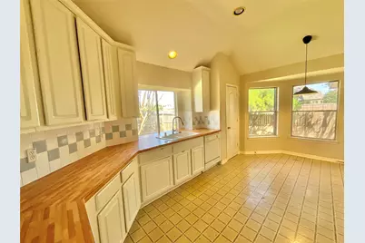 218 Willards Way, Stafford, TX 77477 - Photo 5