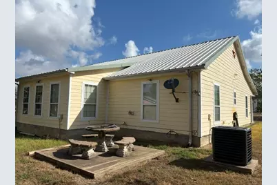 301 Beech Street, Calvert, TX 77837 - Photo 3