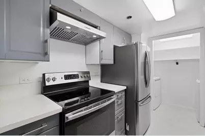 3525 Sage Road #1709, Houston, TX 77056 - Photo 11