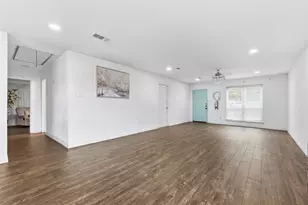 8515 Twisting Vine Ln, Houston, TX 77040 - Photo 5