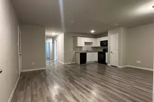 627 W Live Oak St, Angleton, TX 77515 - Photo 7