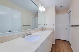 9333 Memorial Dr, Houston, TX 77024 - Photo 23