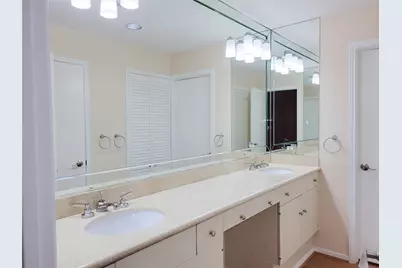 9333 Memorial Drive #414, Houston, TX 77024 - Photo 31
