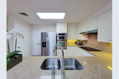 9333 Memorial Drive #414, Houston, TX 77024 - Photo 17