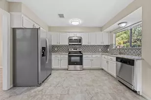 3330 Beech Point Dr, Kingwood, TX 77345 - Photo 13