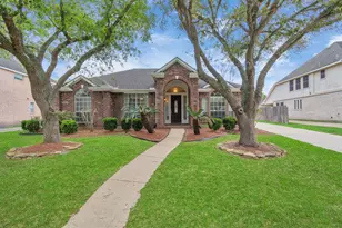 1915 Crescent Oak Dr, Missouri City, TX 77459 - Photo 1